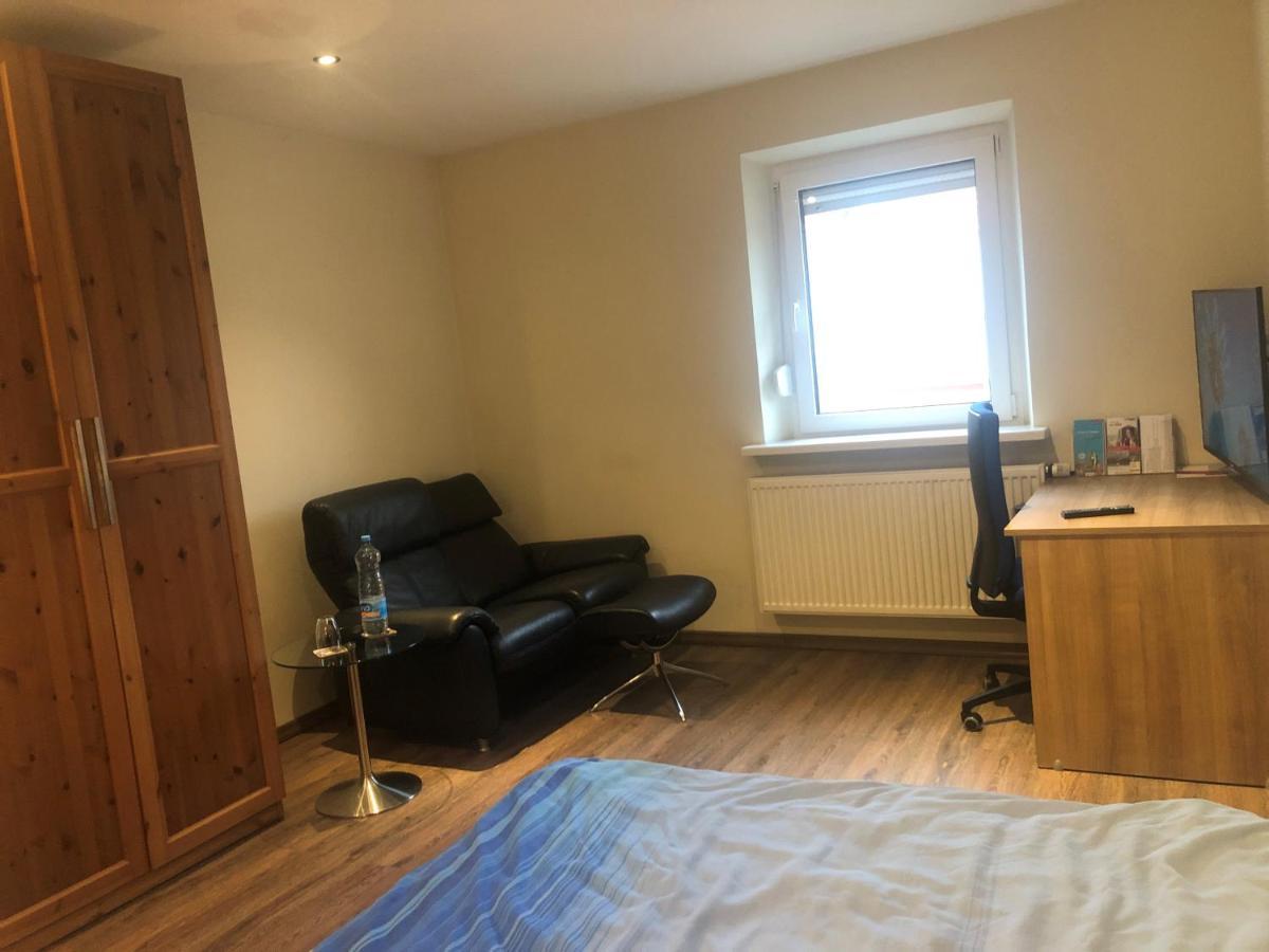 Calm Spacy Room, Own Modern Bath, Near Center, To 1 Person Or A Couple - Not Suitable For Craftsmen, Not Accepted - Privatly Rented Nuremberg Exterior photo